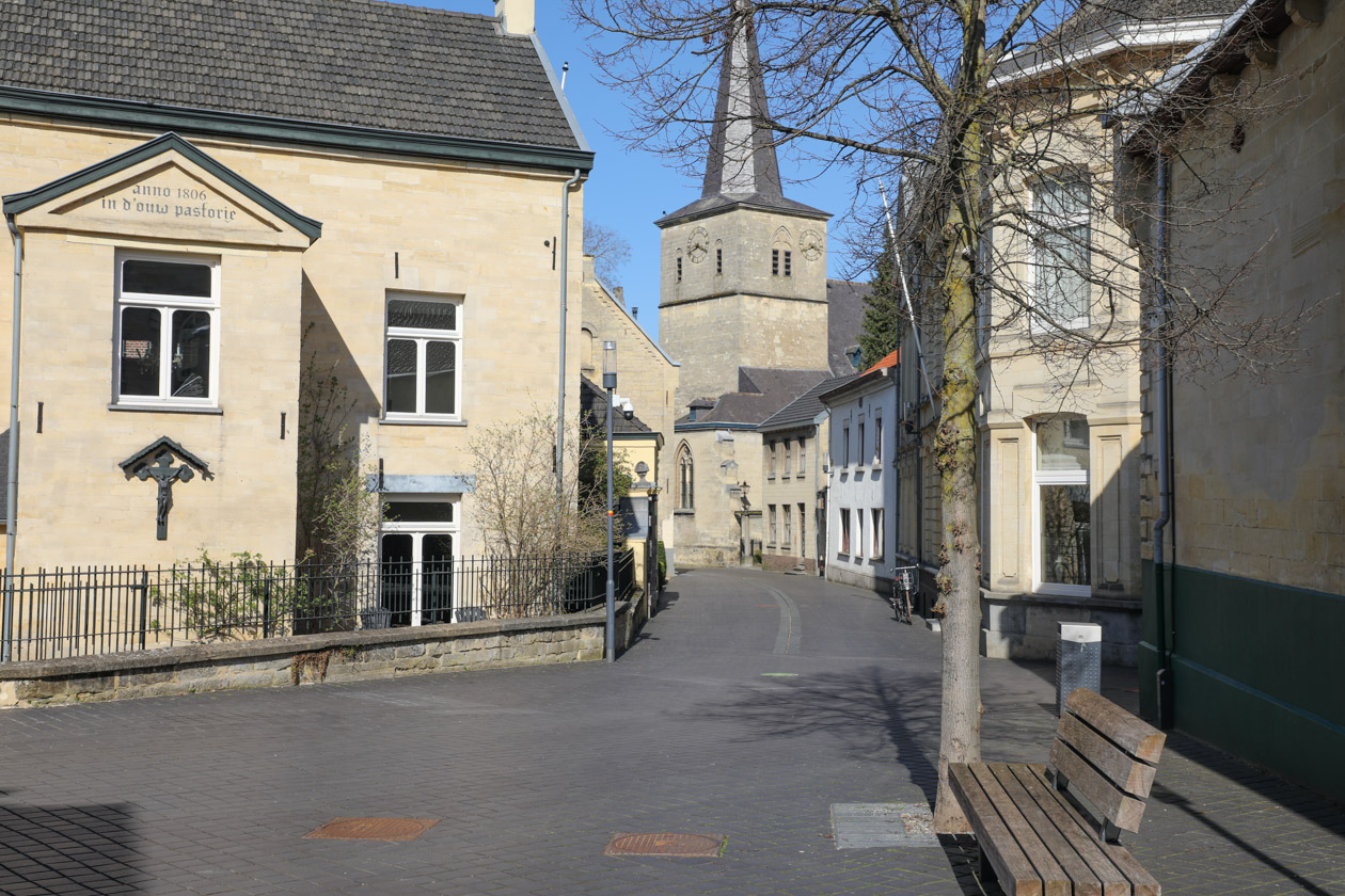Kerkstraat Valkenburg centrum bij vakantiehuis BLESS